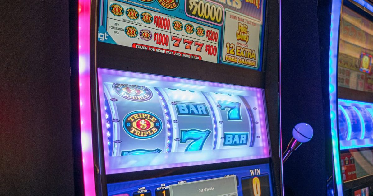 Why Certain Casino Games Become “Hot”