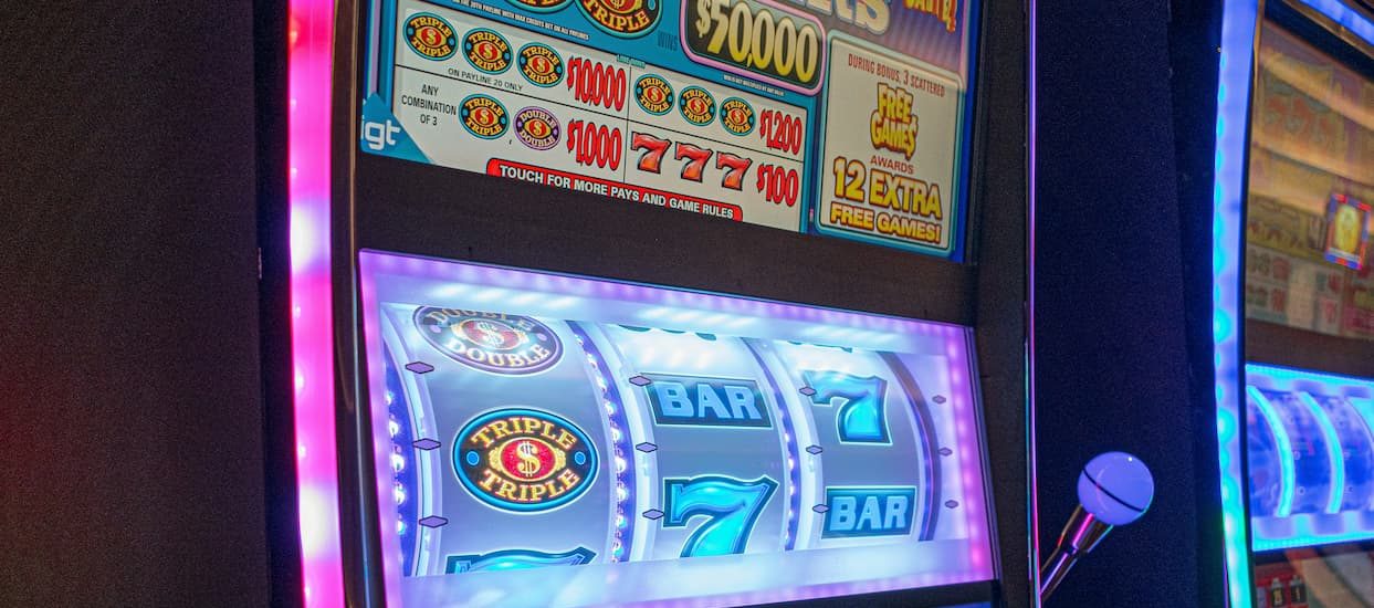 Why Certain Casino Games Become “Hot”