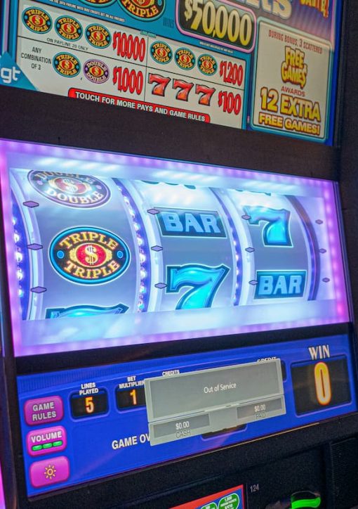 Why Certain Casino Games Become “Hot”